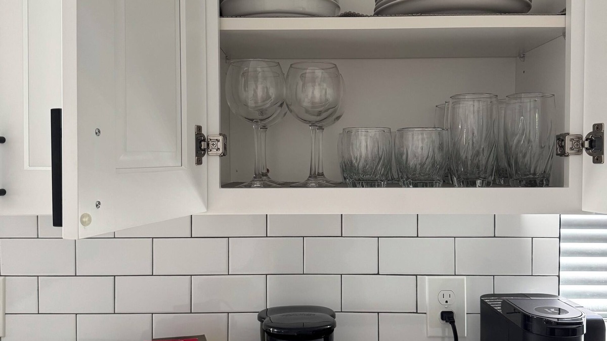 Ampere House | Spacious 3-bedroom Rooftop Home with Free Parkin/25mins to NYC/8mins to EWR