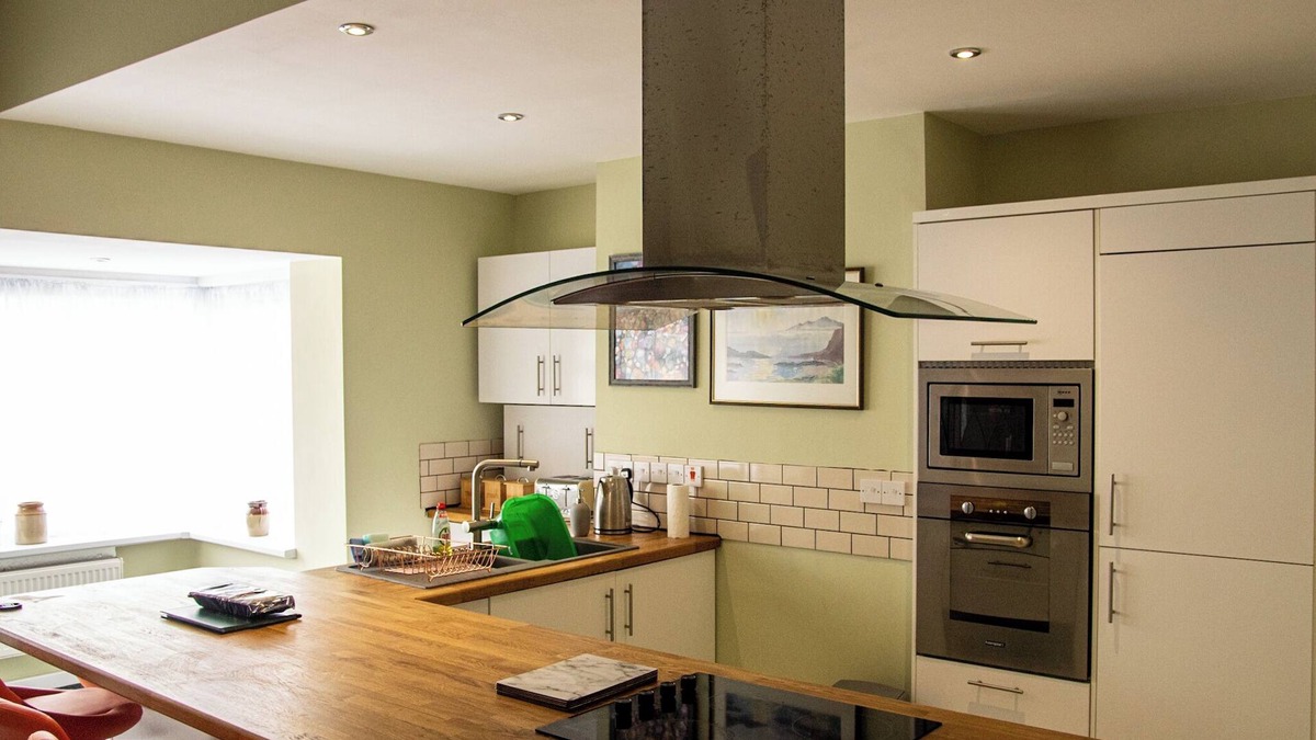 Silloth House | Spacious 3 bedroom townhouse by the coast, close to all amenities.