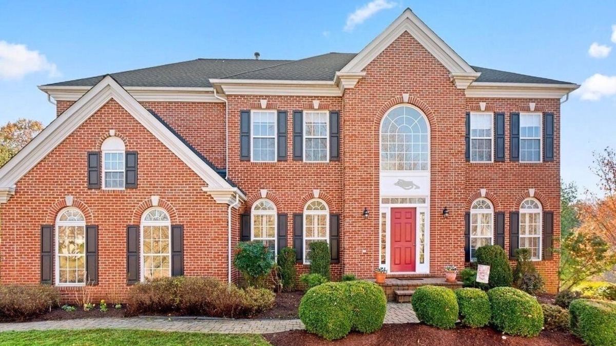 Montgomery Village Apartment | Spacious 3-bedroom Quiet Apartment in Gaithersburg