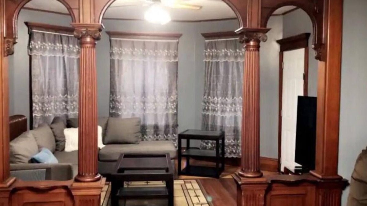 New Bedford Apartment | Spacious 3 bedroom apt 1st fl with spacious bedrooms and living room area