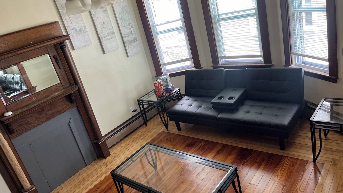New Bedford Apartment | Spacious 3-bedroom apartment in enjoyable New Bedford with AC, WiFi