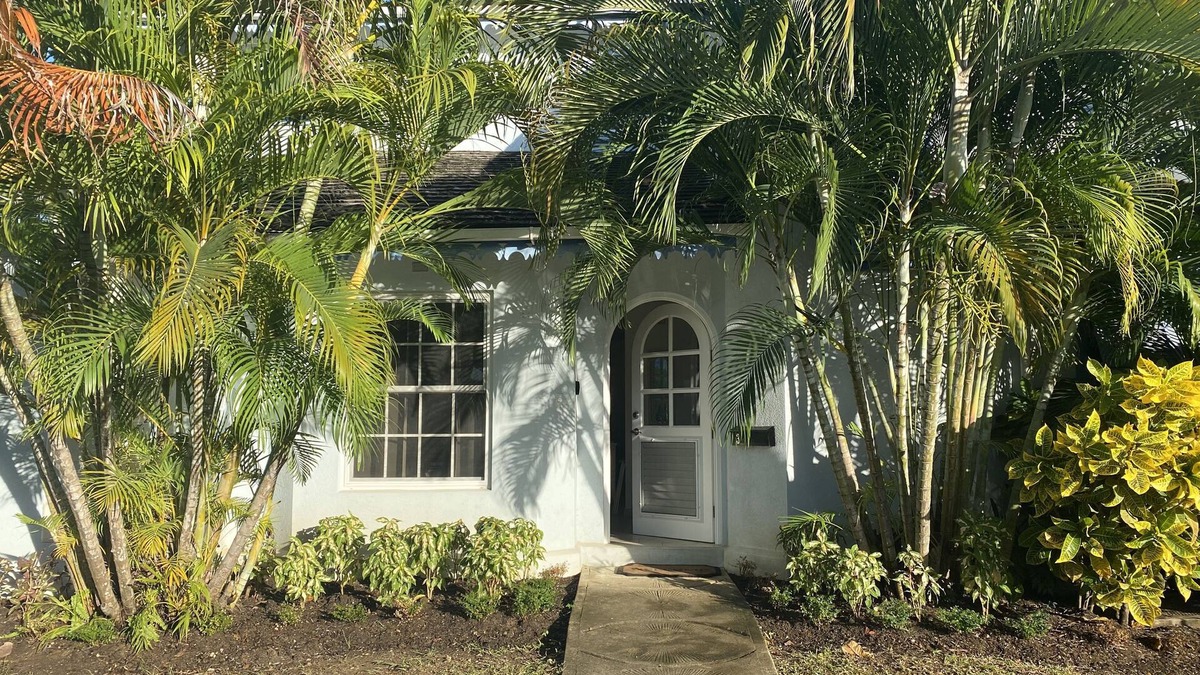 Merlin Bay House | Spacious 3 Bedroom West Coast Townhouse