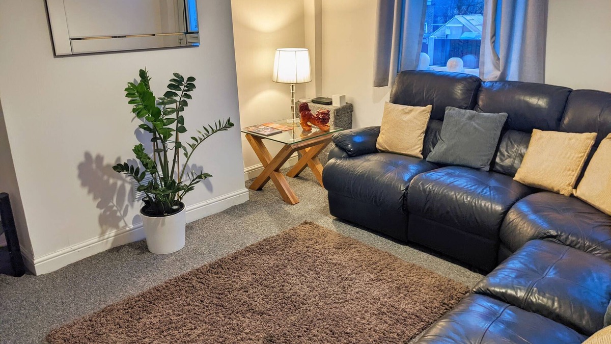 Worksop House | Spacious 3 bedroomed house close to Sherwood forest