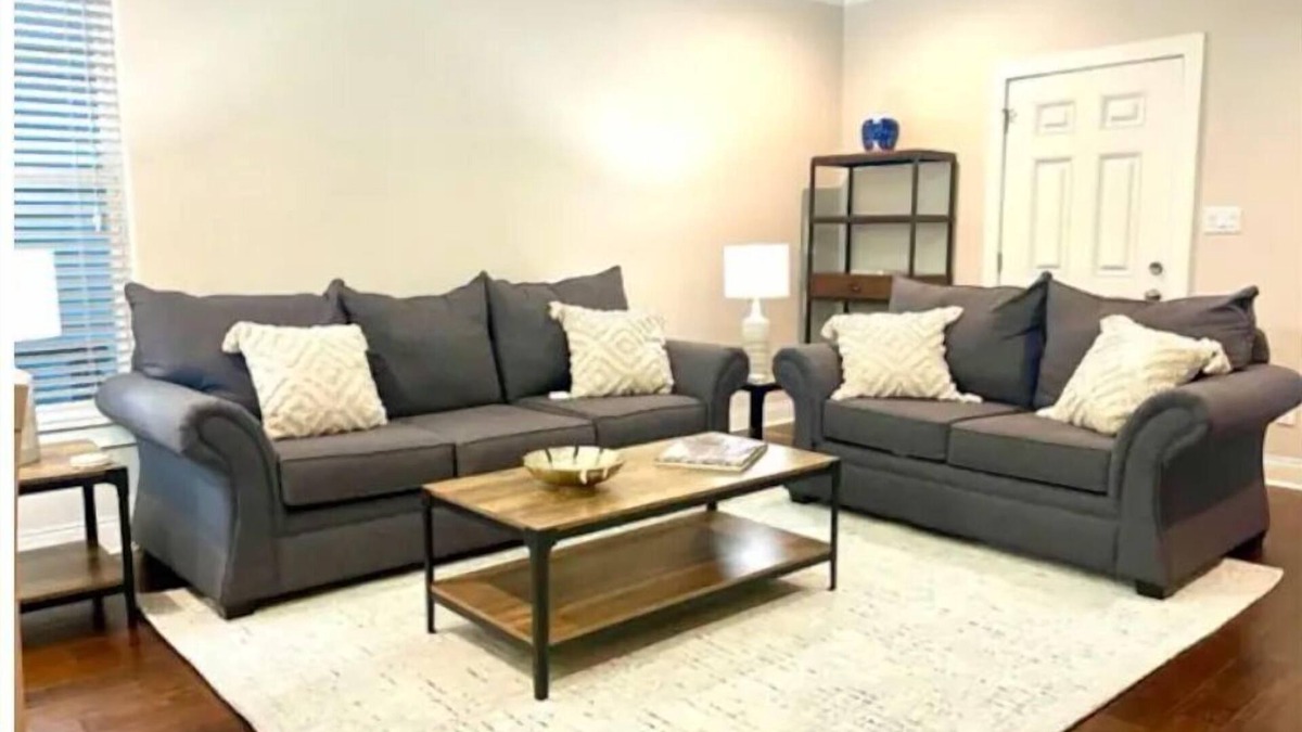 Lake Charles House | Spacious 3 BR Downtown Townhouse near Lake & Casinos
