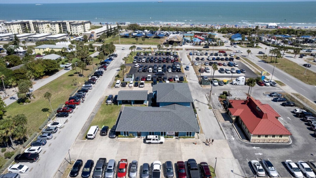 Cocoa Beach Cabin | Spacious 3 BR Penthouse Near Beach Prime Location