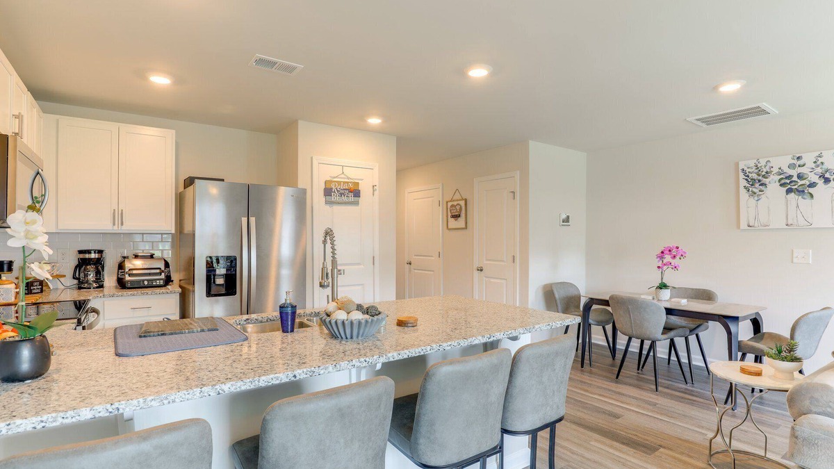 Garden City House | Spacious 3-br townhome near Surfside Beach Pier in Golf card friendly community