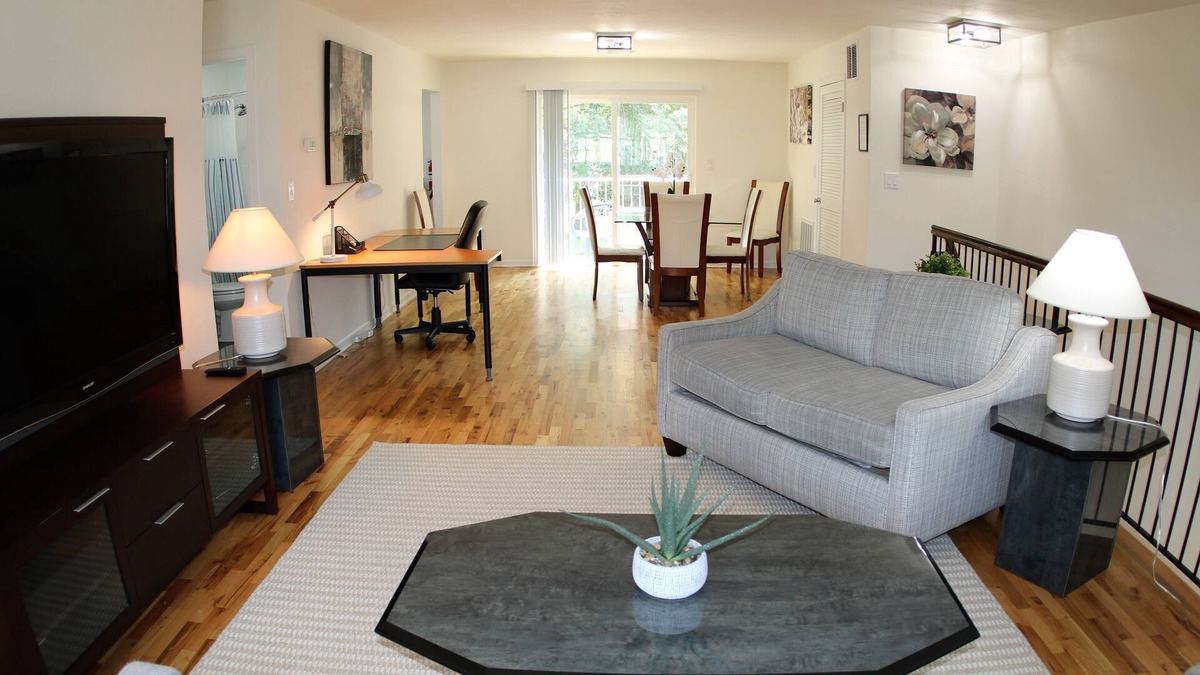 Bridgewater Apartment | Spacious 3BR/2BA Short Term Apartment Rental in Bridgewater