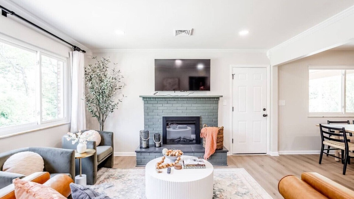 Mount Washington House | Spacious 3B Ranch by Mercy Anderson, 15 min to DT