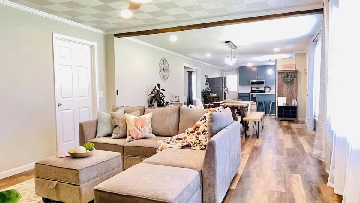 Lyons House | Spacious 3Bed, 2Bath Home for Corporate Stays, Contractors/Healthcare Providers