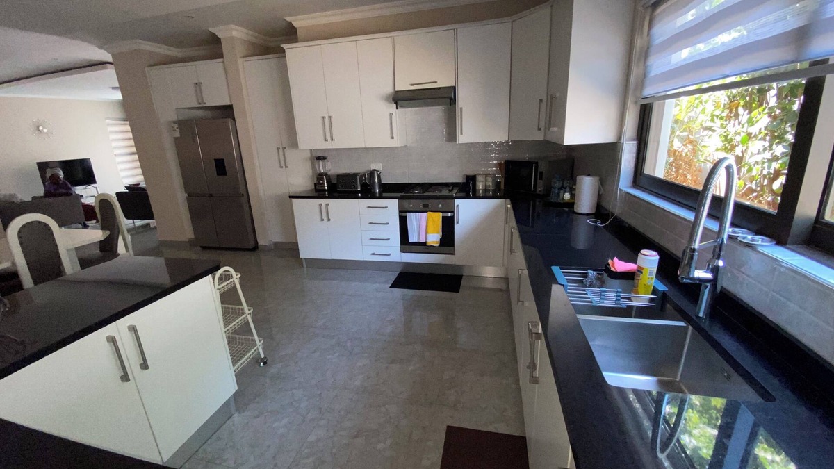 Kabulonga House | Spacious 3bedroom suite with AC, WiFi , backup inverter