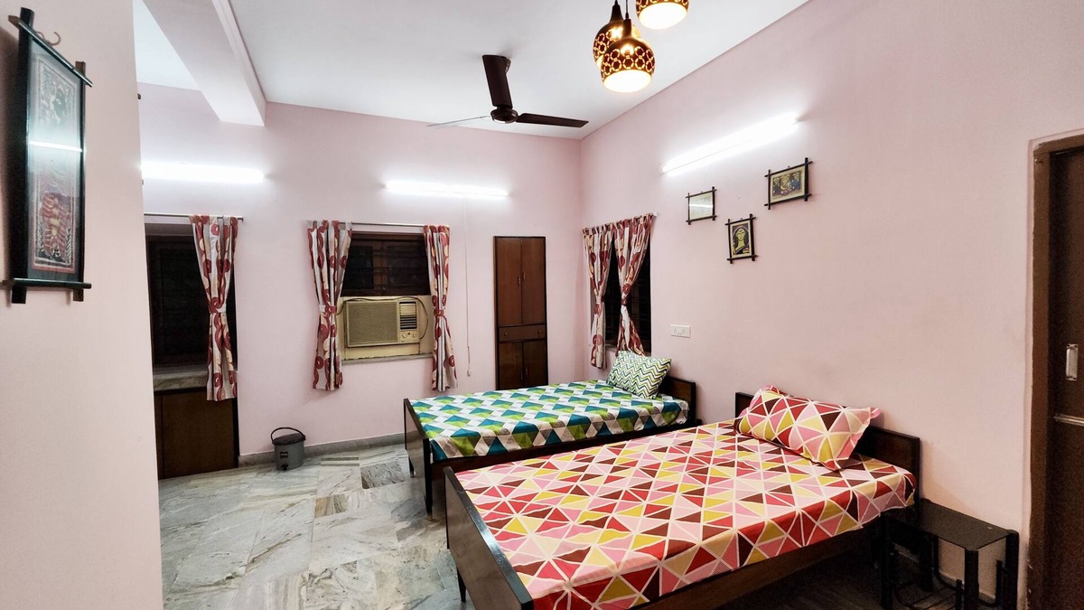Jadavpur House | Spacious 3BHK House opp South City Mall