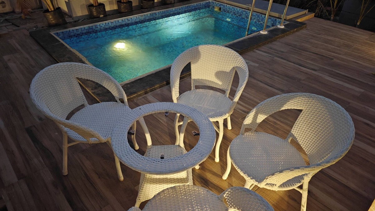 Denkanikota Villa | Spacious 3BHK New Villa with Private Pool and a Large Common Pool