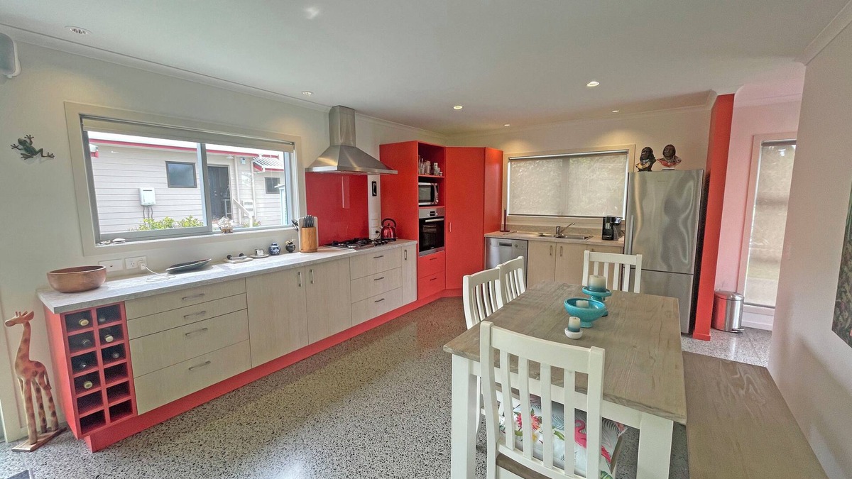 Whangamata House | Spacious 3BR Beach House Near the Park