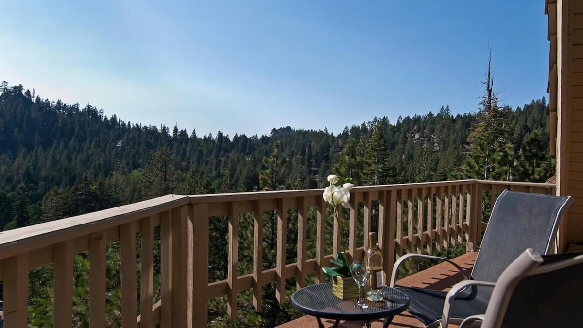 Upper Kingsbury House | Spacious 3BR House/Gourmet Kitchen & VIEWS!