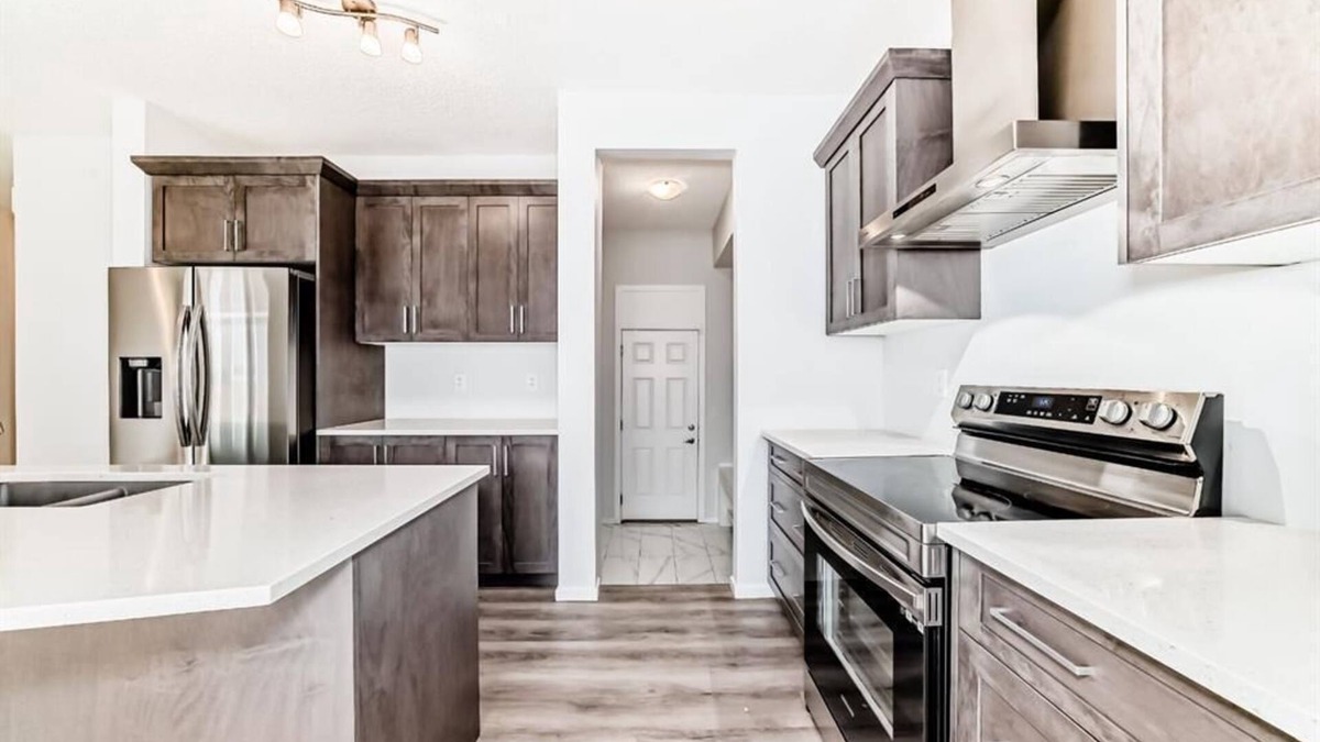 Calgary House | Spacious 3BR + Loft, 2.5B Retreat in Quiet Neighbourhood – Perfect for Families!