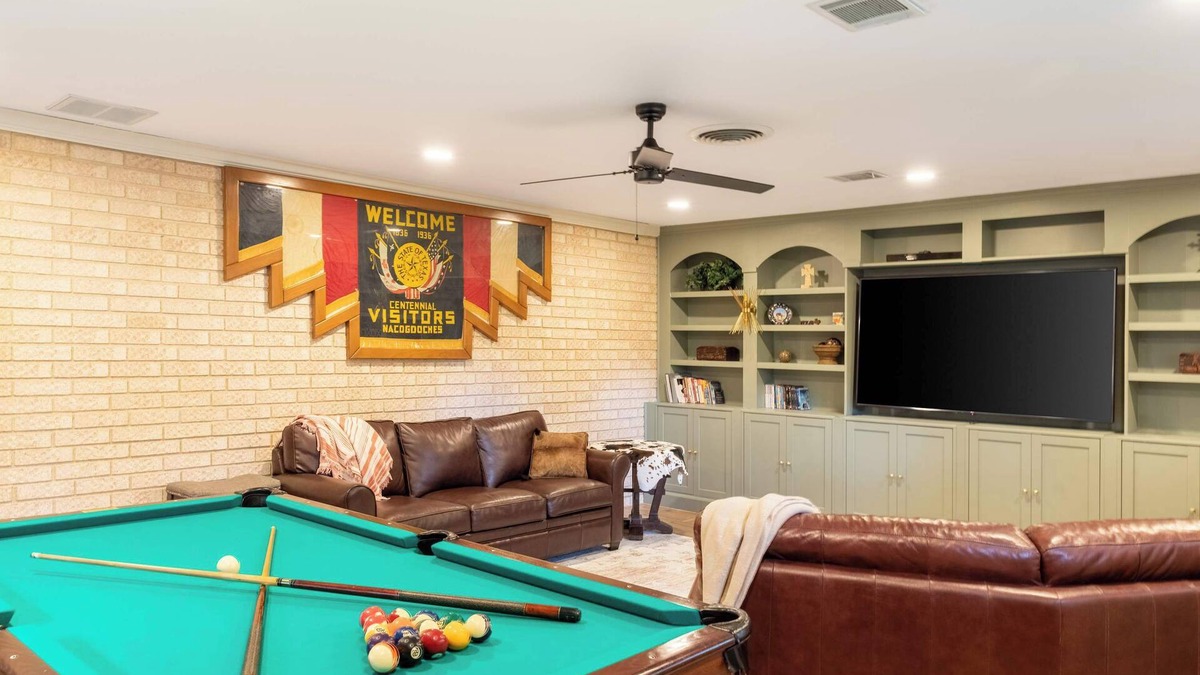 Garden Oaks House | Spacious 3BR Retreat - Pool Table, Gazebo, Yard