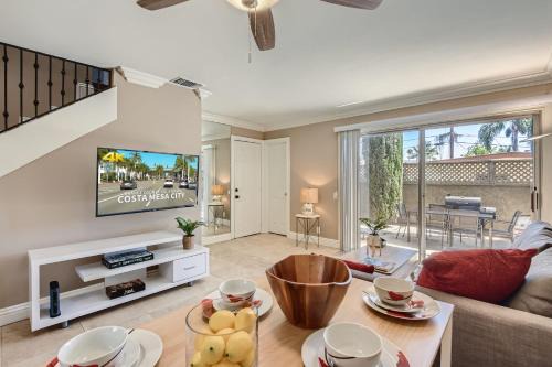East Side Costa Mesa House | Spacious 3BR- Yard - BBQ - Parking