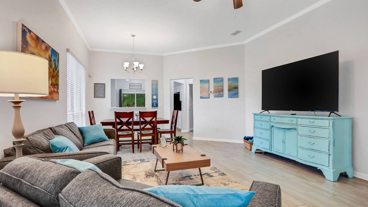 OakLeaf Plantation House | ~Spacious 4/2 in Oakleaf, pet friendly