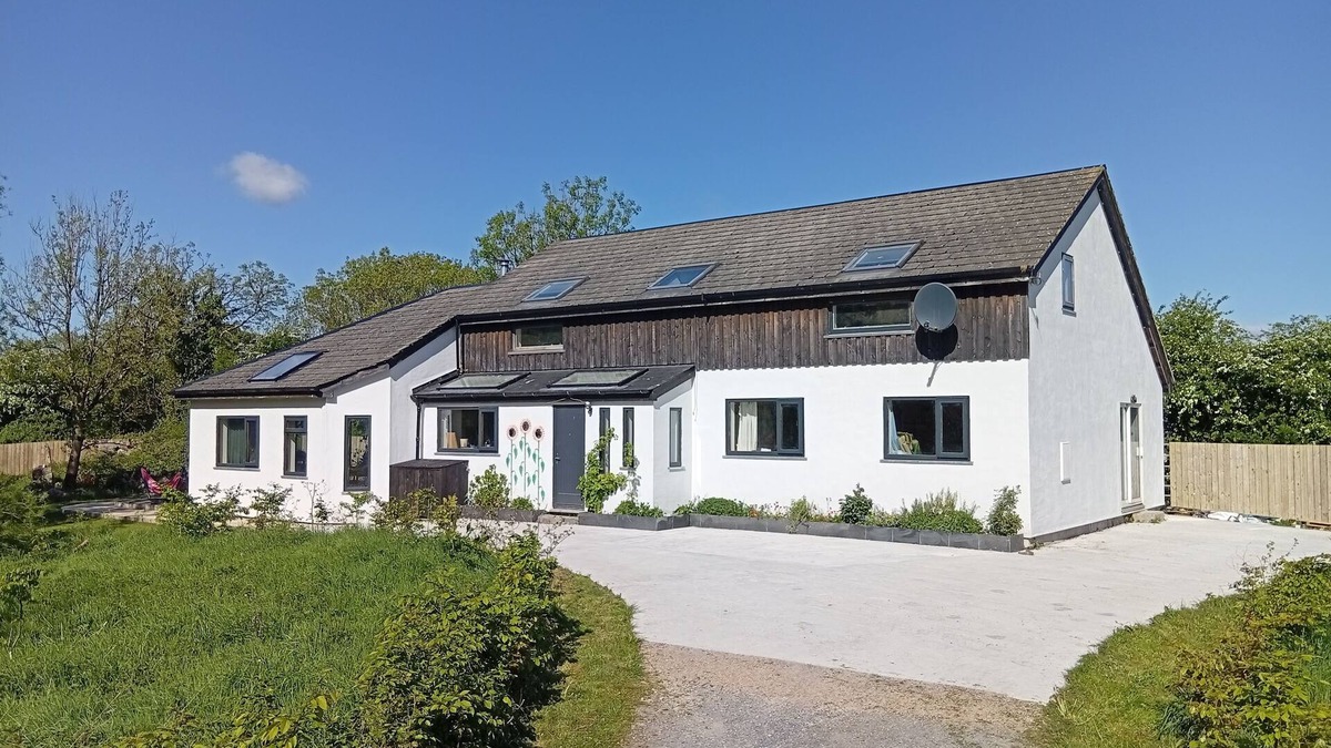 Craughwell House | Spacious 4/5 bedroom retreat in peaceful location
