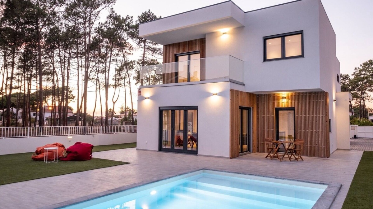 Lagoa de Albufeira Apartment | Spacious 4-bedroom villa with pool near beach in amazing Lagoa de Albufeira