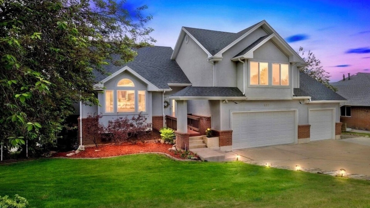 North Ogden House | Spacious 4 BD Mtn. Retreat with Stunning Views, Hot Tub, 75” TV, Kids Gym