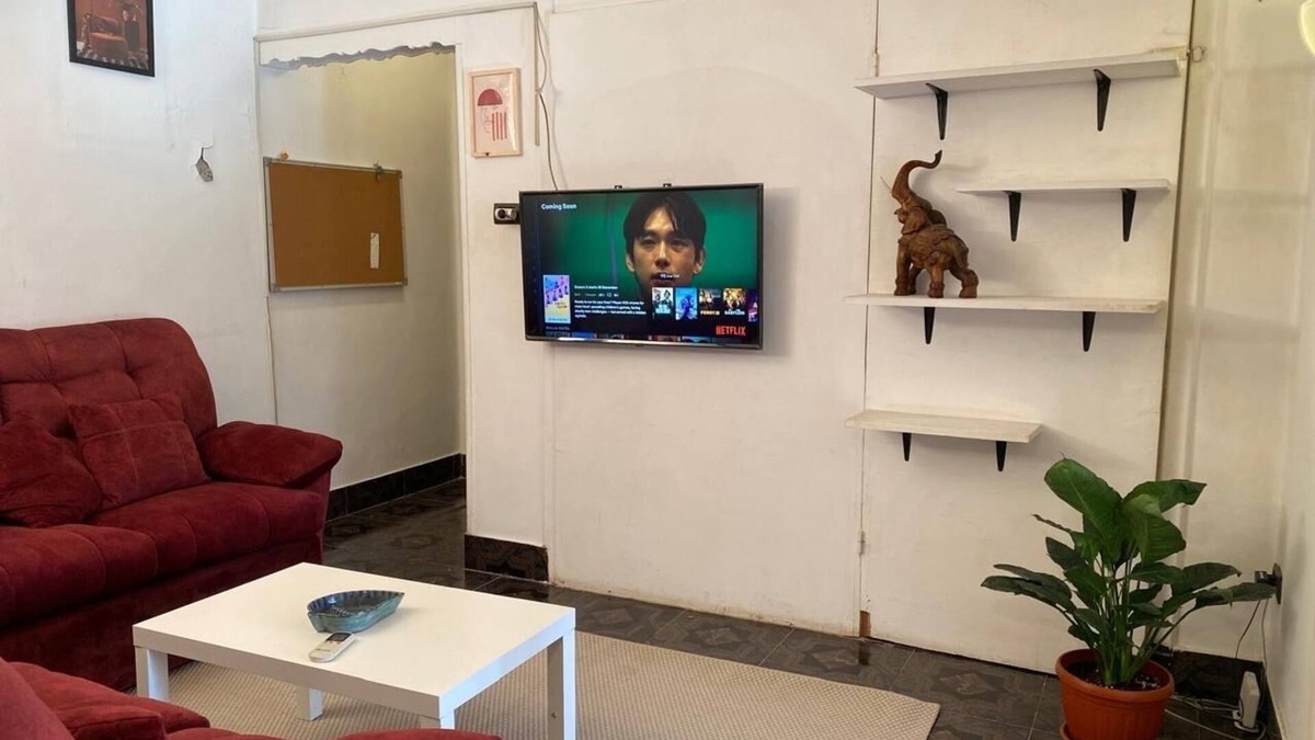 Qasr an-Nil Apartment | Spacious 4-bedroom apartment in wonderful Cairo with WiFi, AC