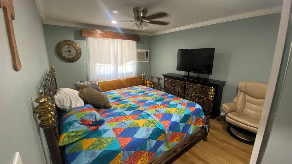 Elmont House | Spacious 4 bed & 2 bath House Near UBS Arena, JFK, and NYC