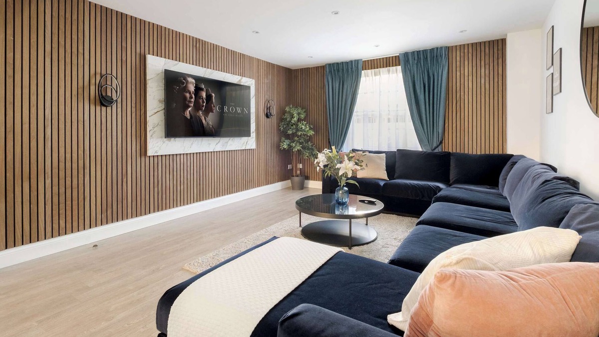South Hampstead Apartment | Spacious 4-Bed Home in the ♥️ of London | Private Garden + Air Con