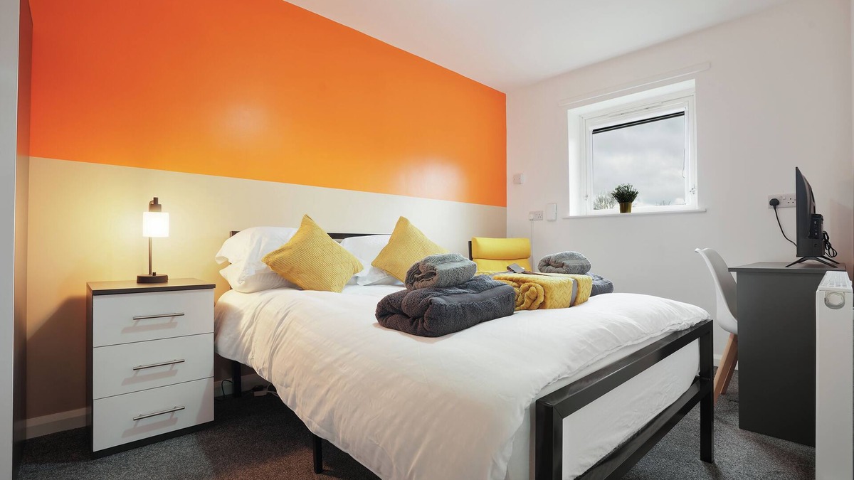 Sheffield House | Spacious 4 Bedroom House near City Centre - Free Parking & WIFI