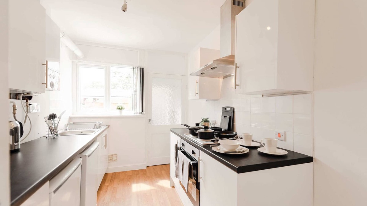 Doncaster House | Spacious 4 Bedroom House with Garden in Doncaster