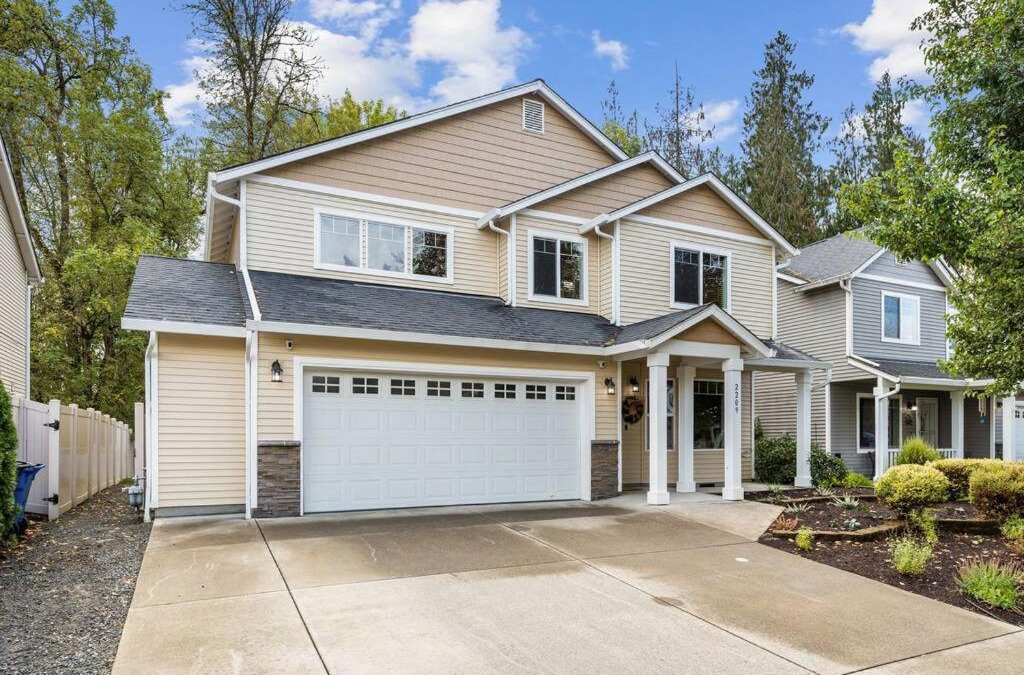 Battle Ground House | Spacious 4 bed near park/trails