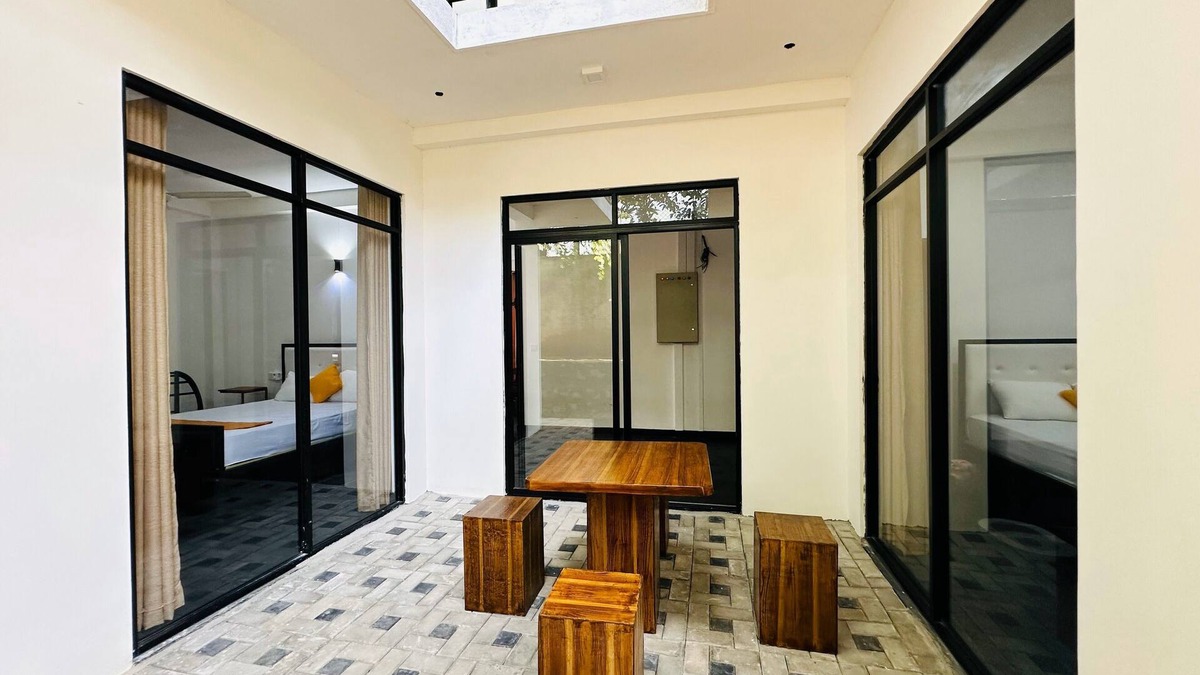Maharagama Apartment | Spacious 4-bedroom apartment with AC and WiFi in beautiful Nugegoda