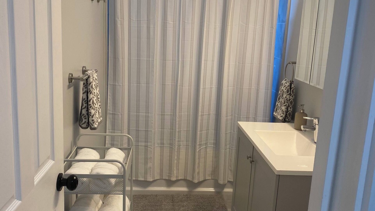 Mattapan Apartment | Spacious 4-bedroom apartment with AC, WiFi in phenomenal Boston