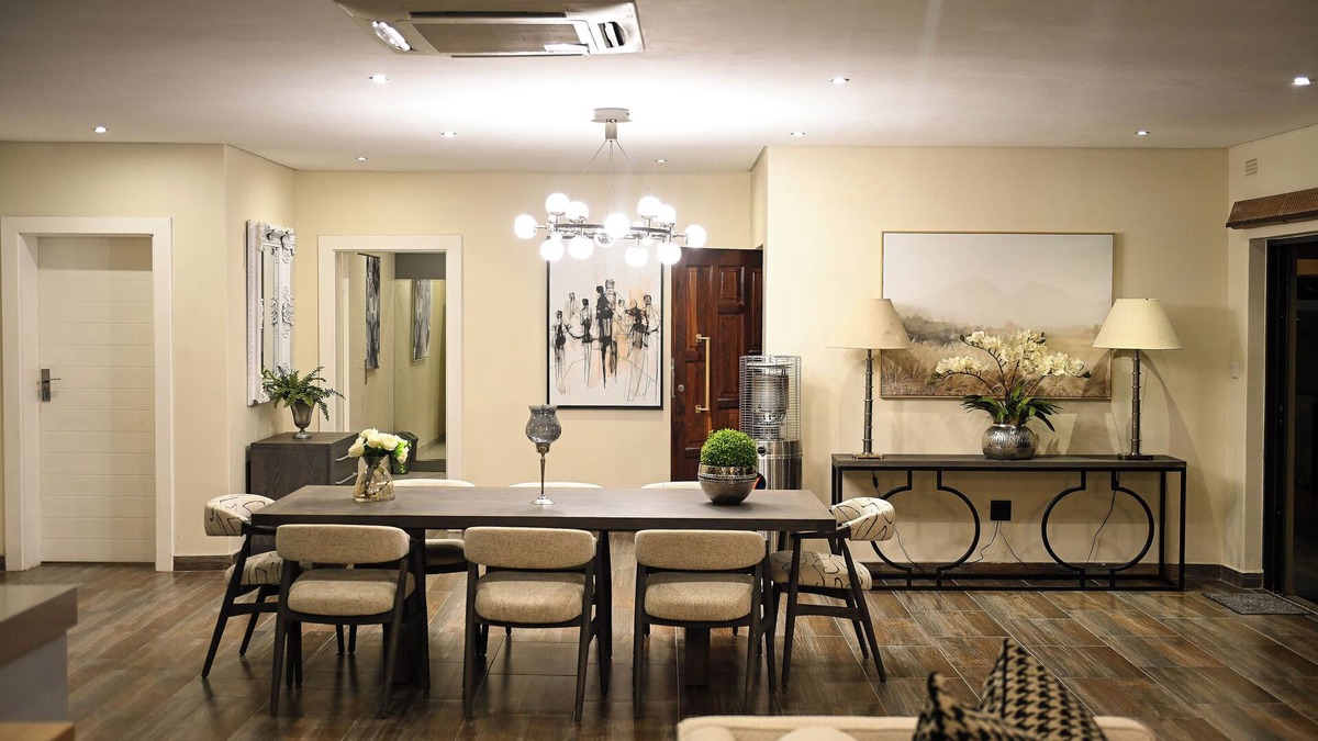 Goromonzi Villa | Spacious 4-bedroom apartment with WiFi, fitness room in enjoyable Harare