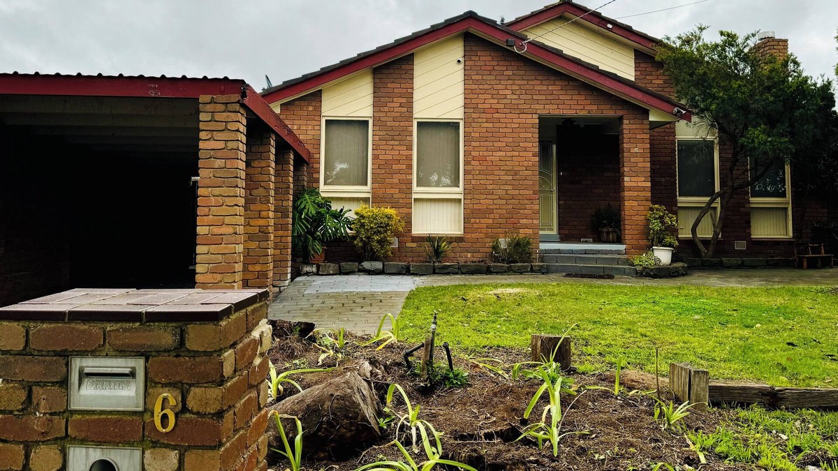 Craigieburn House | Spacious 4-bedroom house with WiFi and AC in tranquil Craigieburn.