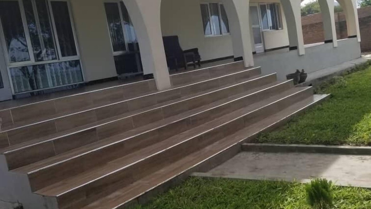 Southern Region House | Spacious 4-bedroom beach house with WiFi, AC in beautiful Monkey Bay