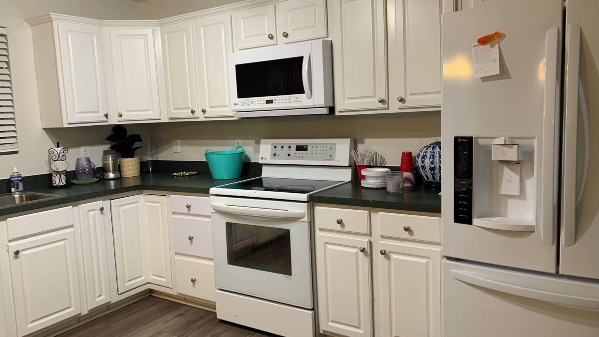 Greensboro House | Spacious 4-Bedroom home in Greensboro. Convenient Location!