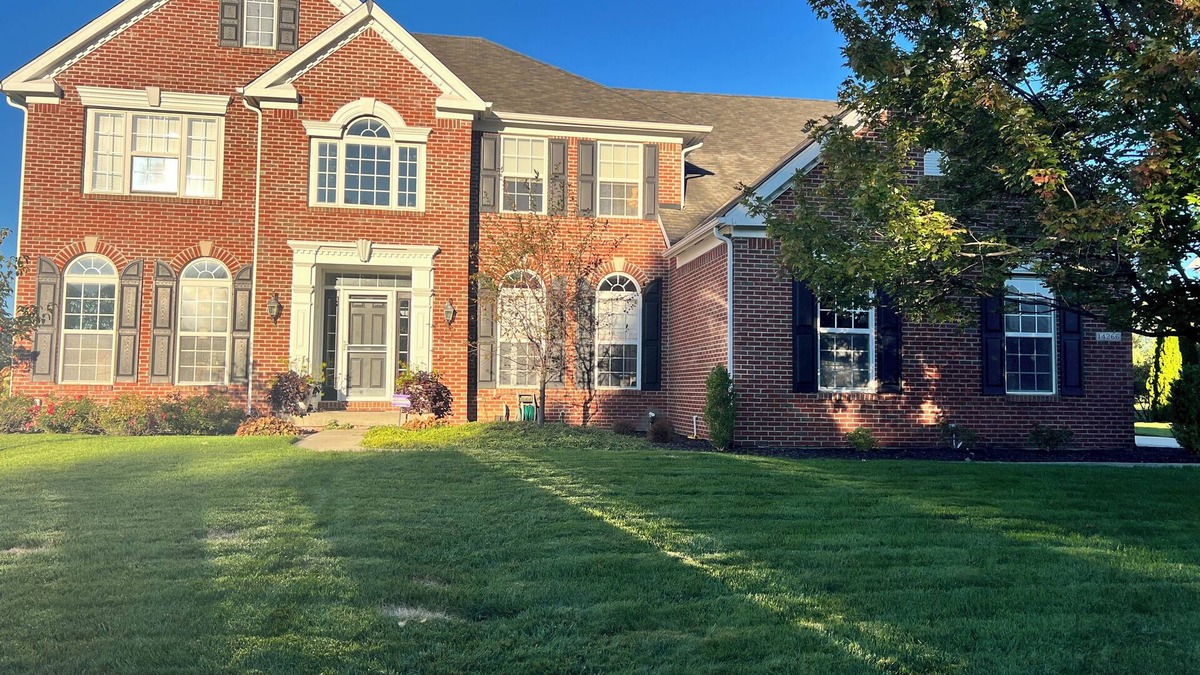 Maxwell House | Spacious 4-bedroom house with fitness room one mile from Geist - Fishers