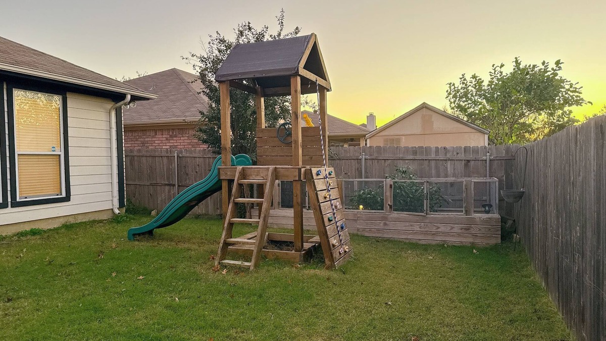 Mansfield House | Spacious 4-bedroom house in Mansfield. Extended Stay is welcomed