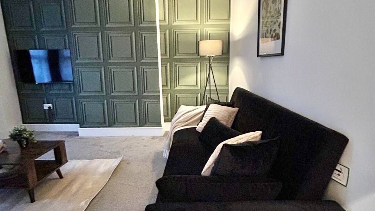 Woodside House | Spacious 4-Bedroom Home in the Heart of London