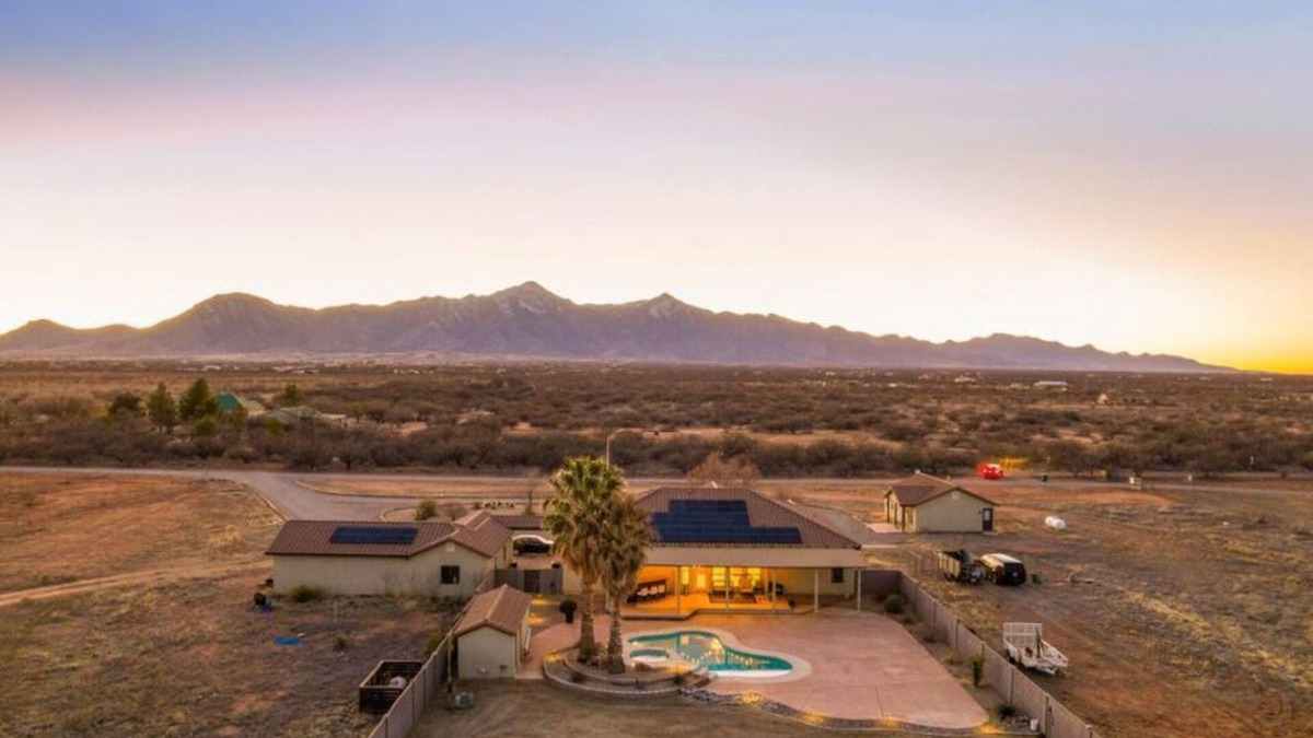 Sierra Vista Southeast House | Spacious 4-bedroom house in lovely Hereford with AC, WiFi
