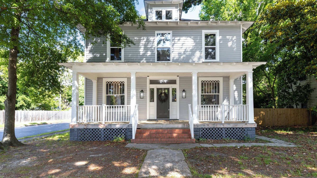 Mosby House | Spacious 4-bedroom house in charming Richmond with WiFi and AC