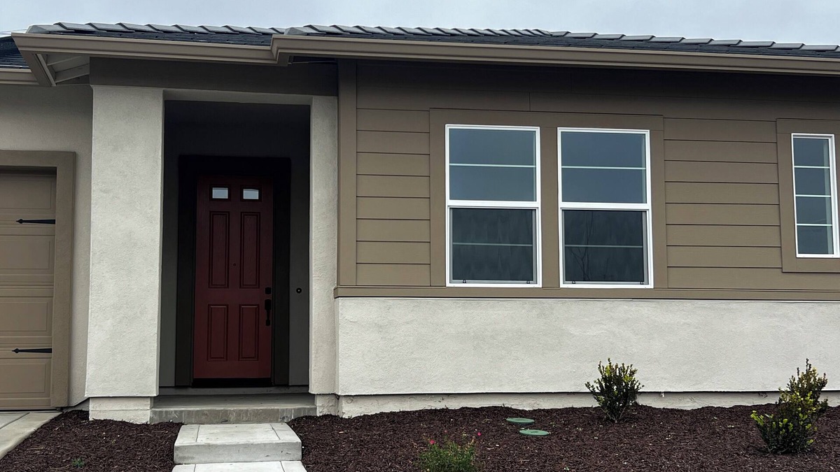 Woodland House | Spacious 4-bedroom house with WiFi and AC in welcoming Woodland CA