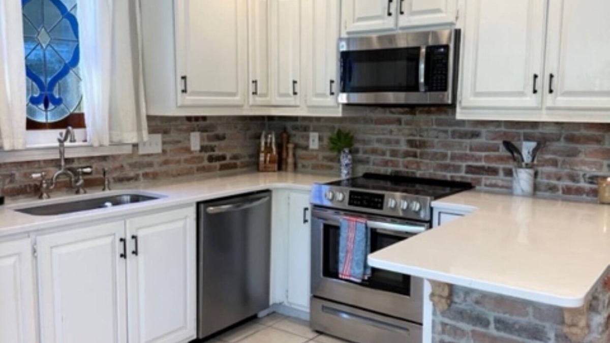 Summerville House | Spacious 4-bedroom House in best neighborhood in Augusta. 1.5 miles to course