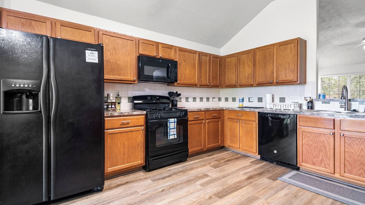 Southeast Houston House | Spacious 4-bedroom house in wonderful Houston with WiFi, AC