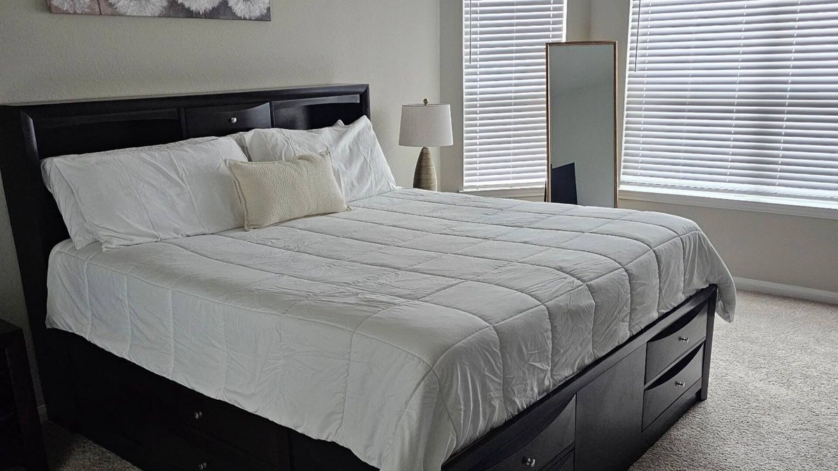 Southeast Houston House | Spacious 4-bedroom house in amazing Houston with WiFi, AC