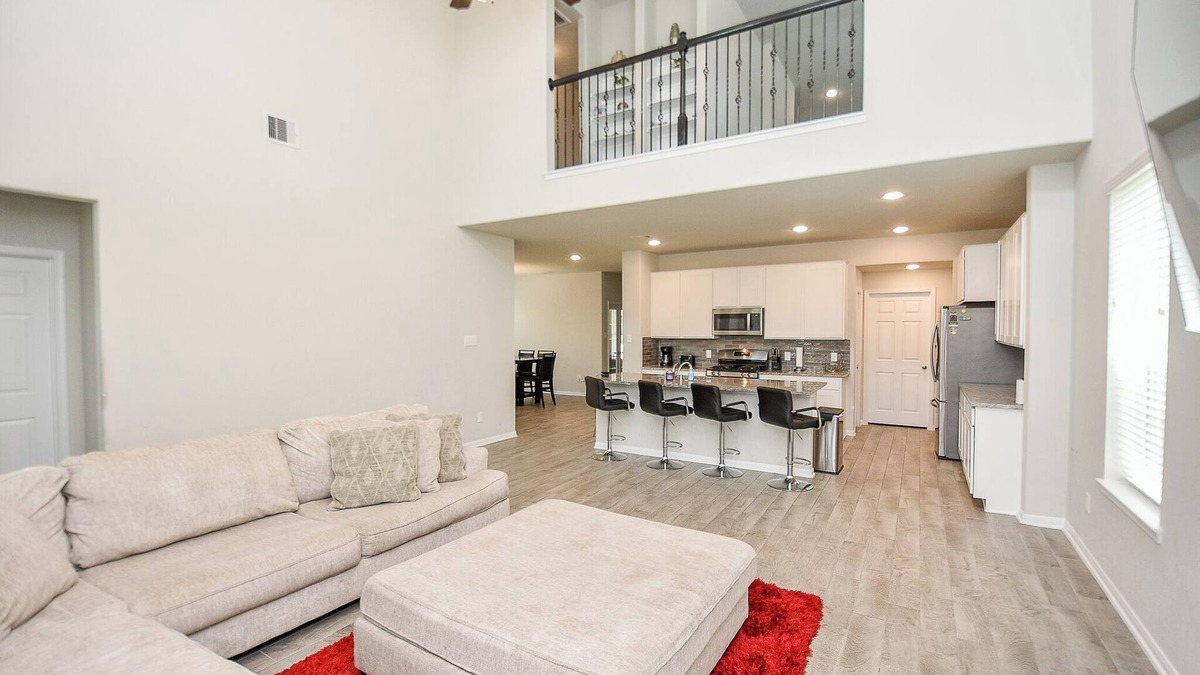 Houston House | Spacious 4-bedroom house with fitness room and WiFi in Houston