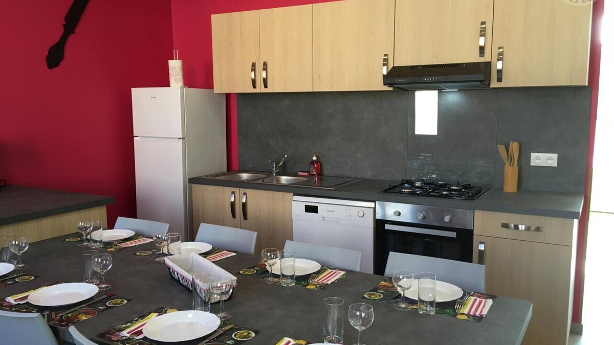 Aniche Cottage | Spacious 4-Bedroom House with Private Terrace, Near Douai, Wi-Fi, Parking