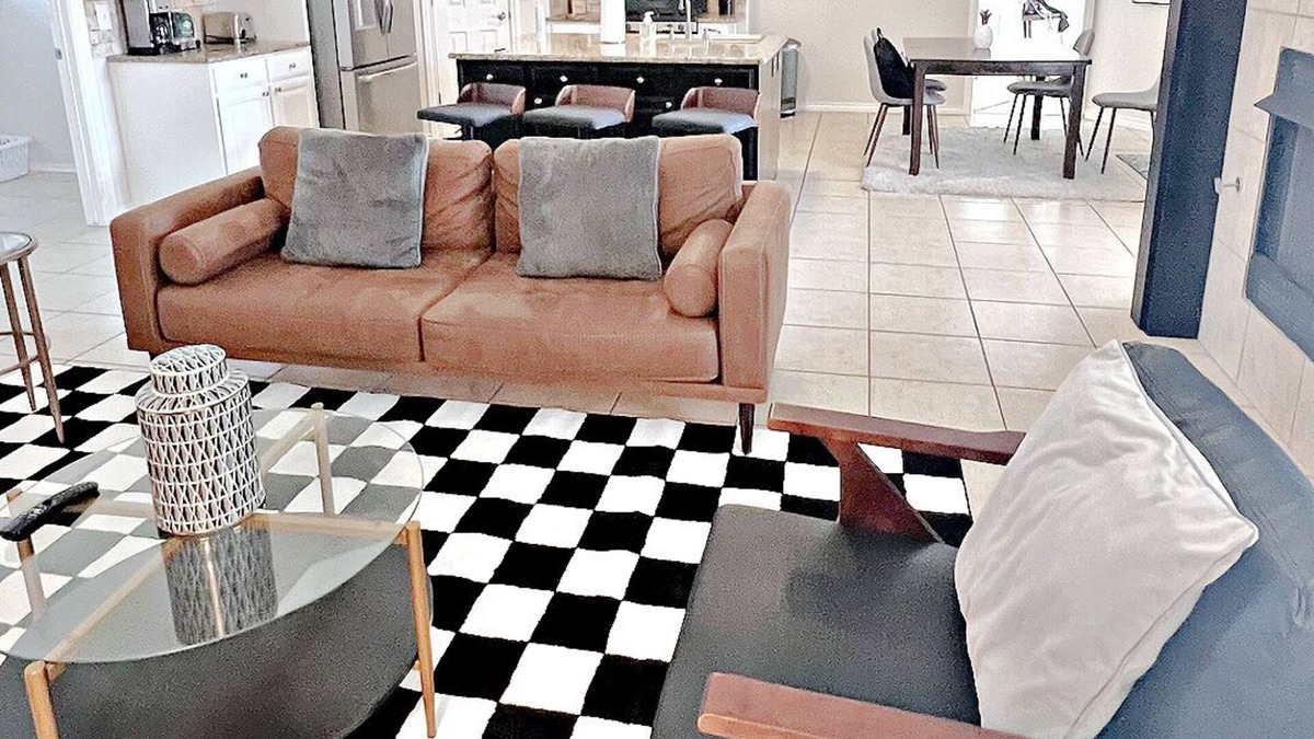 Yukon House | Spacious 4-bedroom house in OKC Suburb with WiFi, AC