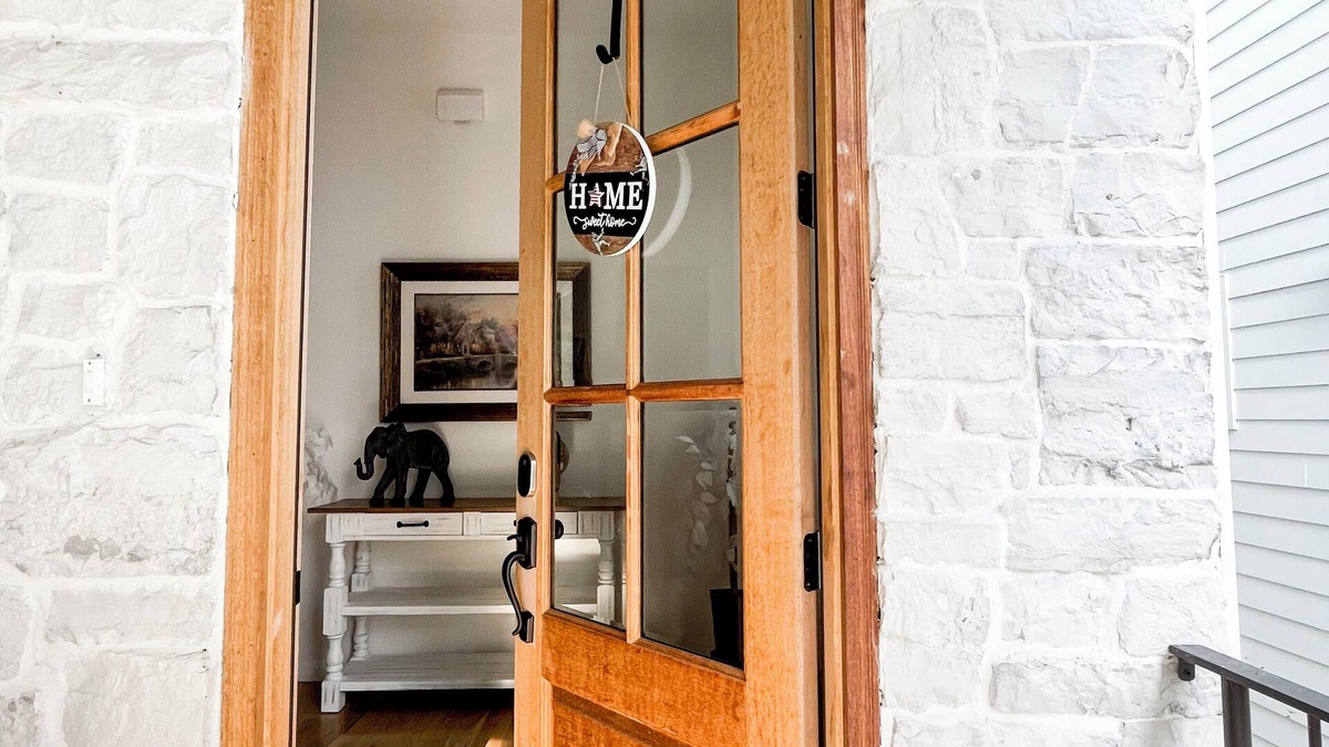 Green Hills House | Spacious 4-bedroom pet friendly house in cool Nashville near Lipscomb
